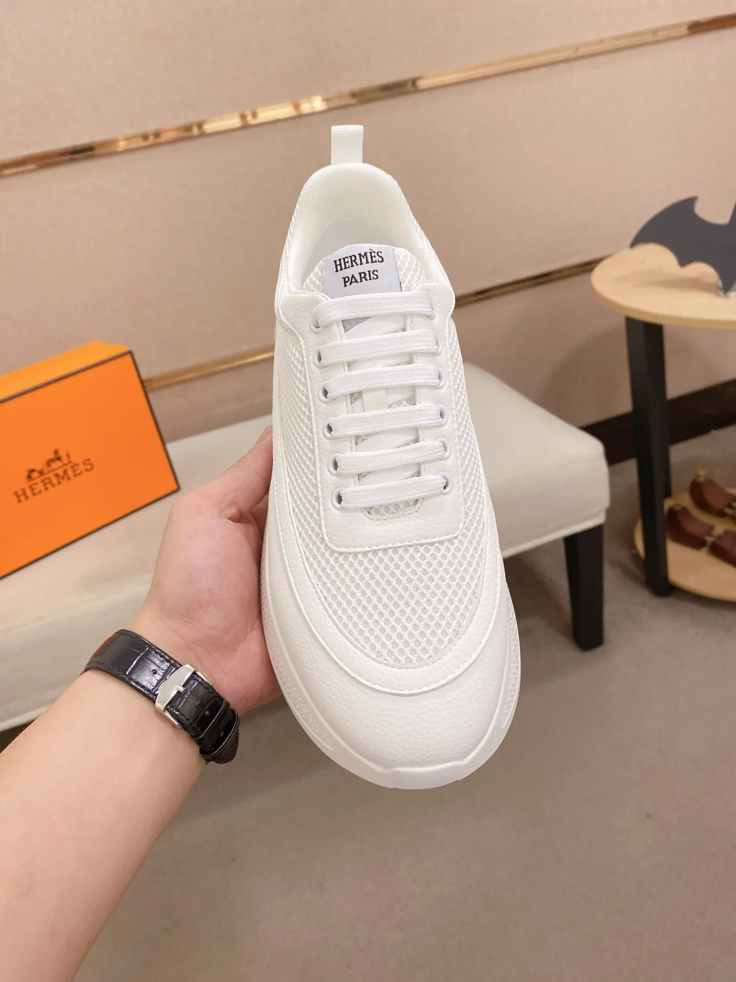 Men's clothing and shoes💰: 462💰《HERMES》【Classic Original Version】Hermès; Top 🔝 Purchasing Agency 🔍🔍Men's latest 🇺🇸 counters are on sale simultaneously, imported from Italy original ▲▲cowhide ▲▲ (high-end, extravagant and classy) ) Exquisite workmanship (Italian 🇮🇹 imported water-dyed 🐂 cowhide lining) sole: original sole provided by the original factory, ⚠️exclusive double-layer activity·TPR·rubber·combined molded outsole; super comfortable·wear-resistant·non-slip·environmental protection The real thing is more beautiful if you take the real thing (high quality, follow the order). You can enter and exit the counter at will * Number of yards: 38-44 (45 can be customized and cannot be returned or exchanged)